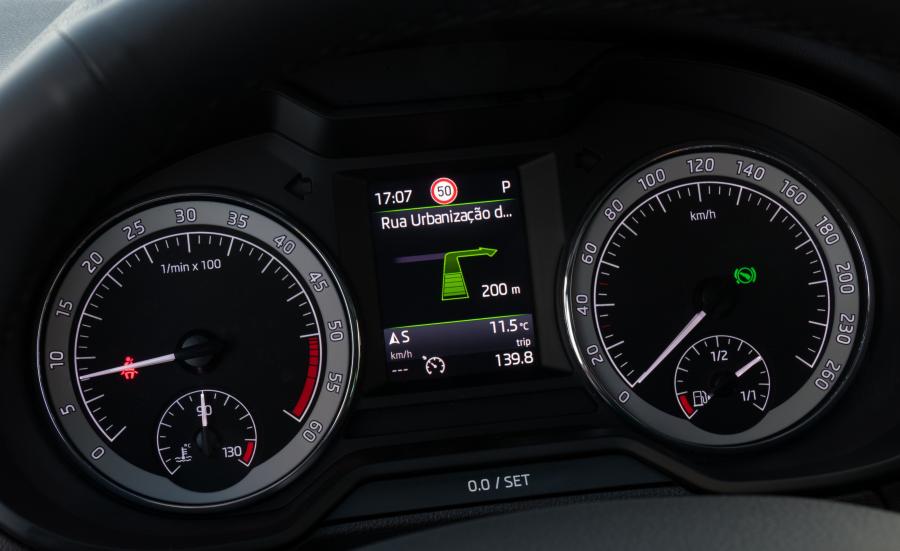 Панель приборов Skoda Octavia 4x4 (5E) 2017 года  (WW) (фото 26 из 44)